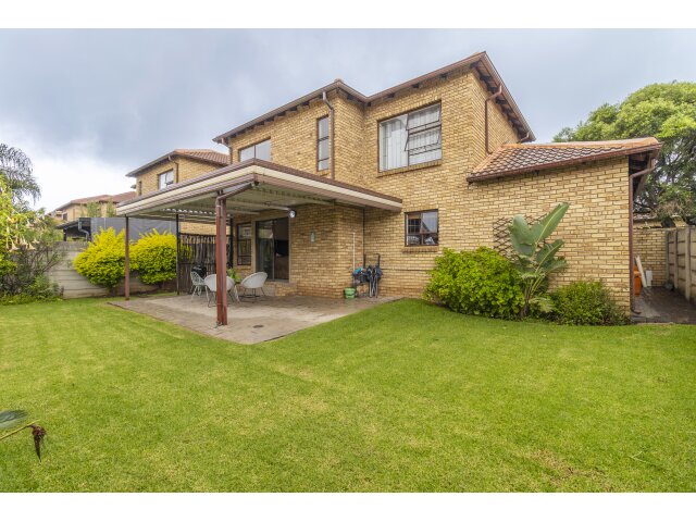 <!--[if BLOCK]><![endif]--> 2 Rock Cottage Residential Villas Jangroentjie Ave, Weltevreden Park,  Roodepoort <!--[if ENDBLOCK]><![endif]-->